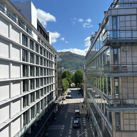 In The Middle Of Centre! * Bergen