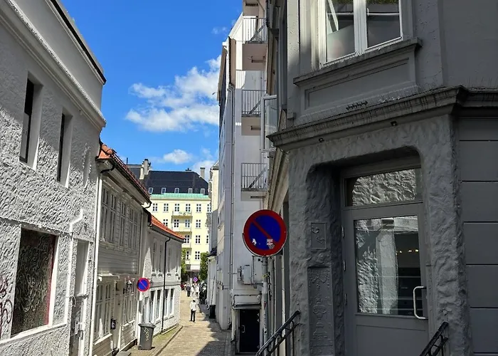 In The Middle Of Centre!