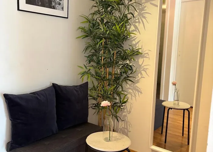 In The Middle Of Centre! Апартаменты