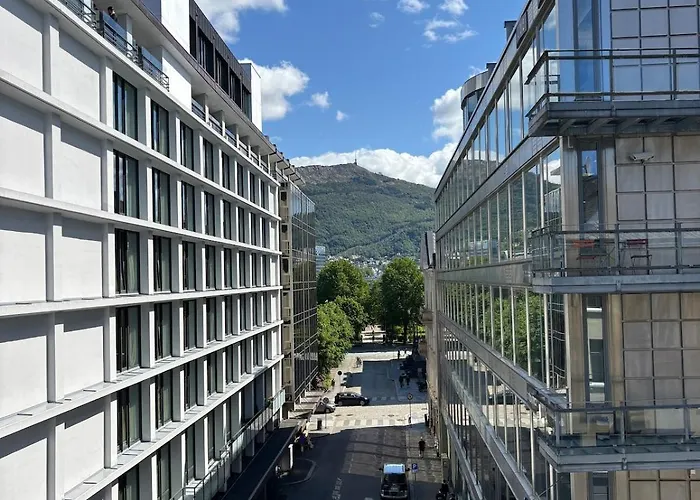 In The Middle Of Centre! * Bergen