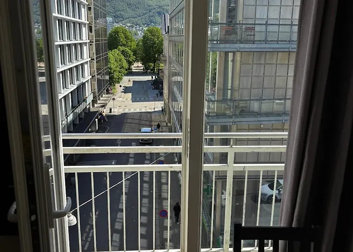 In The Middle Of Centre! * Bergen